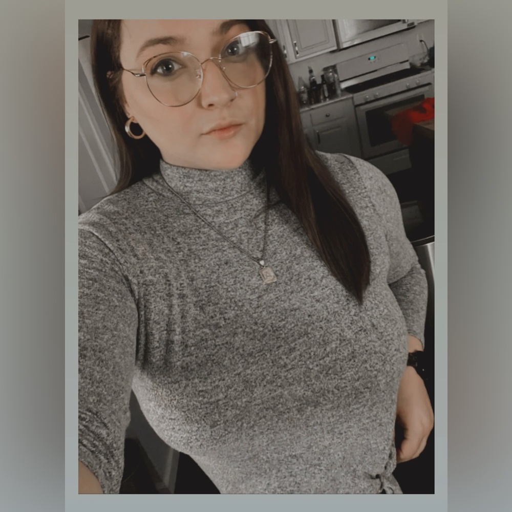Gray knot hem mock neck sweater - Picture 5 of 5